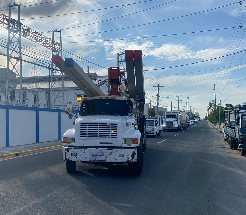 Grua postes de luz